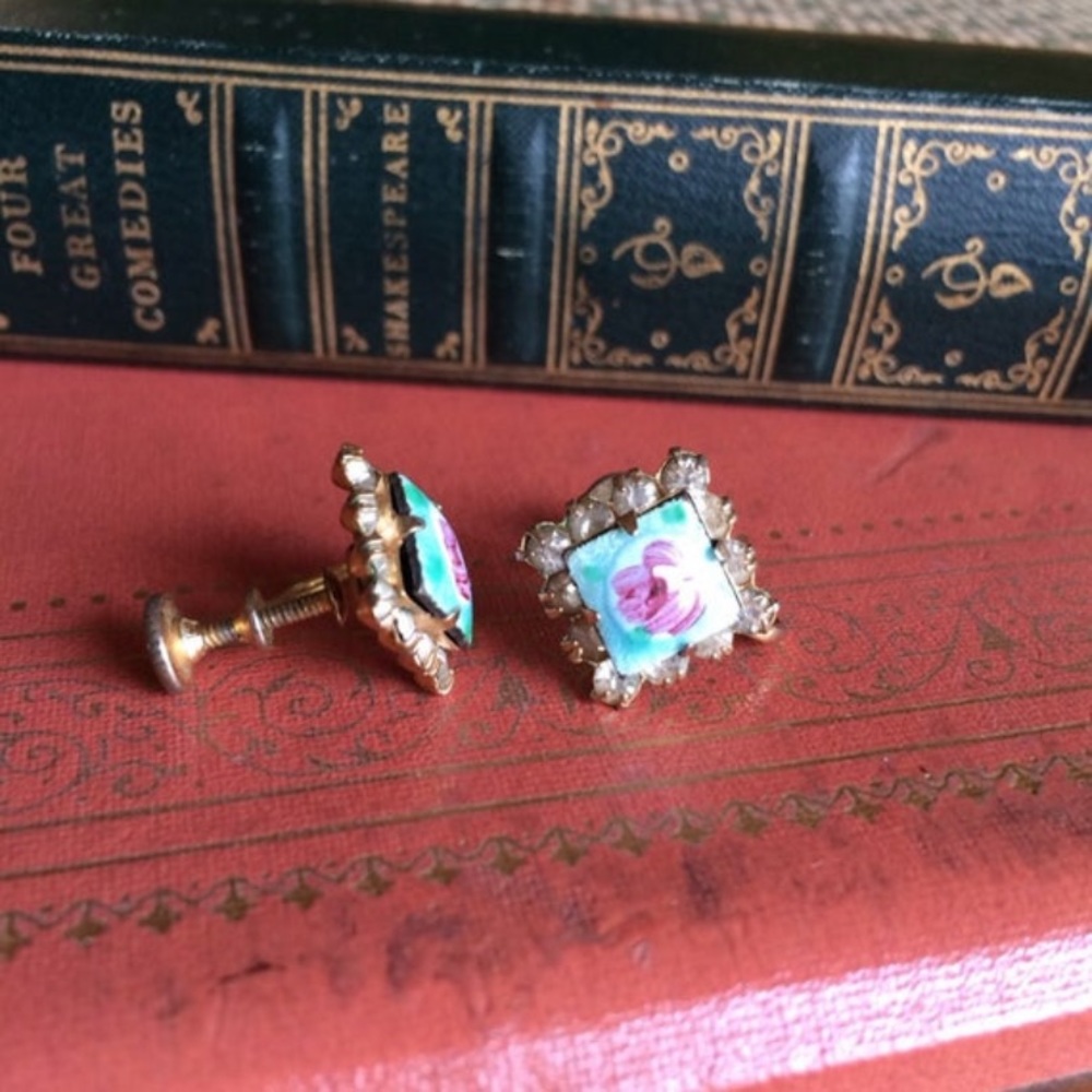 ❤️❤️RESERVED Statement Earrings 40s VTg Rose